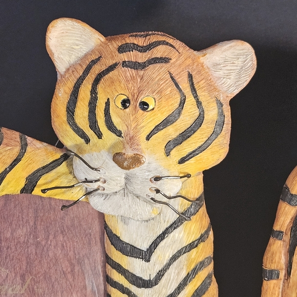 2 Resin Tiger and cub 3”X 5” Photo Frame Hanging Or Desktop 8” X 7” Nursery L.R. - Picture 4 of 8